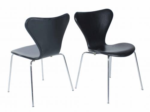 ARNE JACOBSEN (1902-1971). JUEGO DE CUATRO SILLAS, "SERIE S