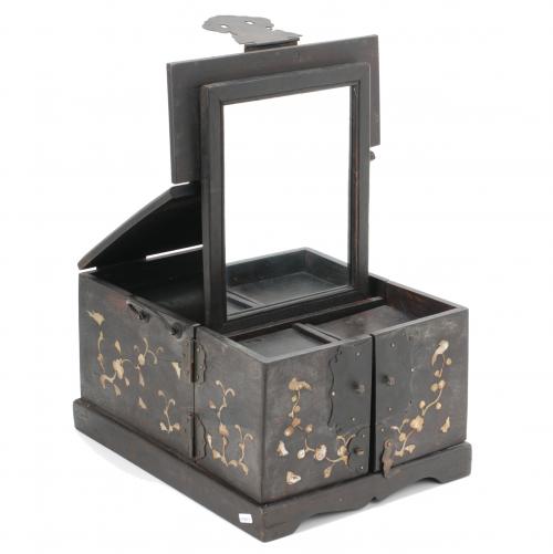CAJA JOYERO PORTÁTIL CHINO, PPS. SIGLO XX.