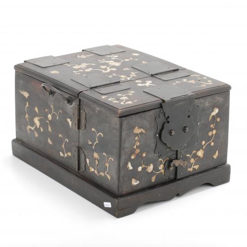 CAJA JOYERO PORTÁTIL CHINO, PPS. SIGLO XX.