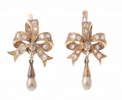 BRILLIANTS FLOWER EARRINGS.