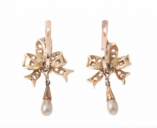 BRILLIANTS FLOWER EARRINGS.