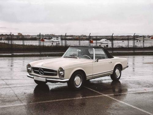 Mercedes - Benz 230 SL, "Pagoda"  Año 1965. 