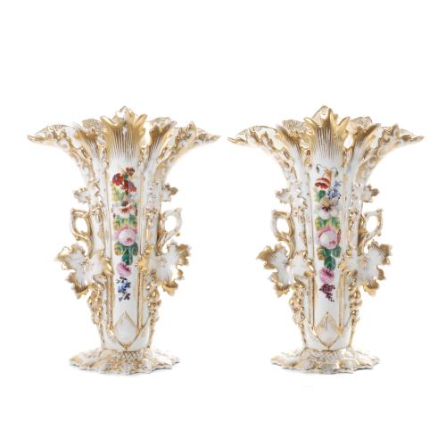 PAIR OF ELIZABETHAN VASES, SECOND THIRD 19TH CENTURY.