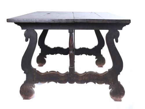 SPANISH LYRE-LEG TABLE, 18TH CENTURY.