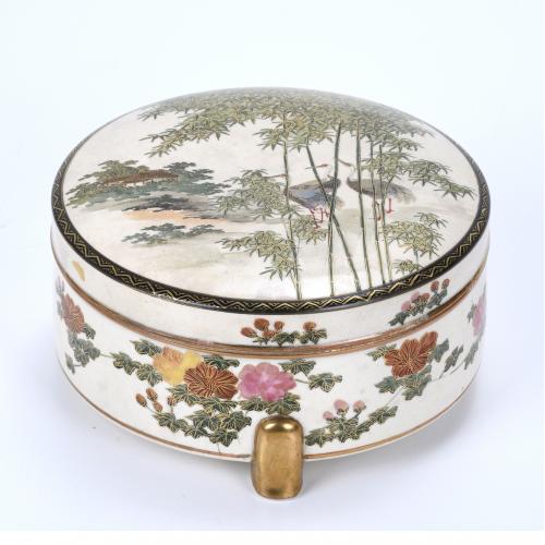JAPANESE BOX, PROBABLY KUTANI, FIRST THIRD 20TH CENTURY.