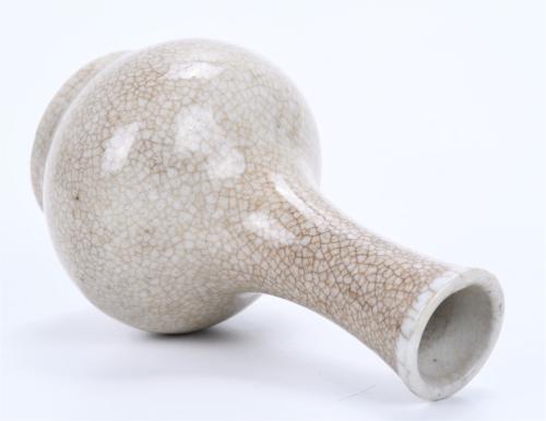 SMALL CHINESE VASE, FIRST THIRD OF THE 20TH CENTURY. 