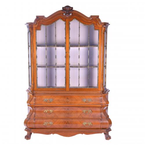 DUTCH STYLE DISPLAY CABINET, MID 20TH CENTURY. 