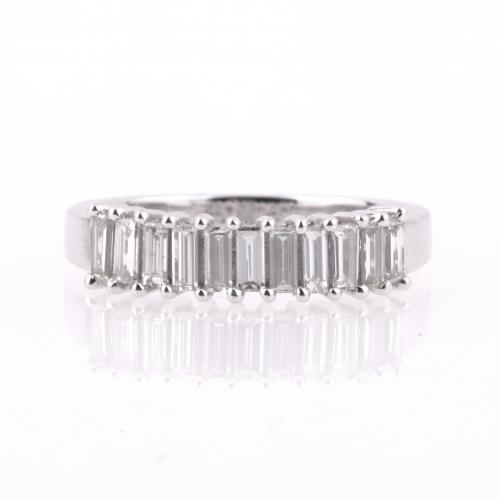 WHITE GOLD AND DIAMONDS ETERNITY RING.