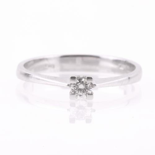 SOLITAIRE RING.