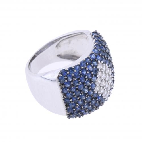 WHITE GOLD RING WITH DIAMONDS AND SAPPHIRES PAVÉ.