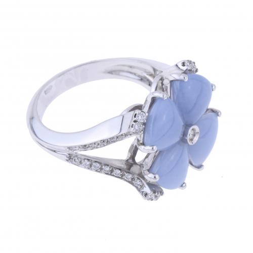 CHALCEDONY AGATE FLOWER RING.