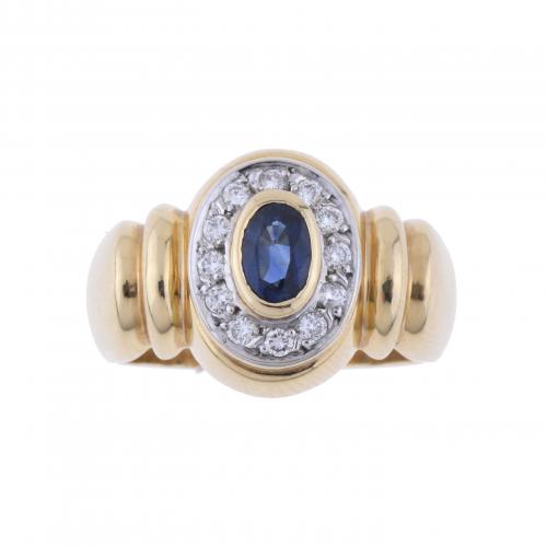 YELLOW GOLD RING WITH SAPPHIRE AND DIAMONDS.