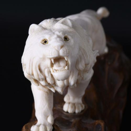 JAPANESE SCHOOL. MEIJI PERIOD, 19TH CENTURY. "LION".