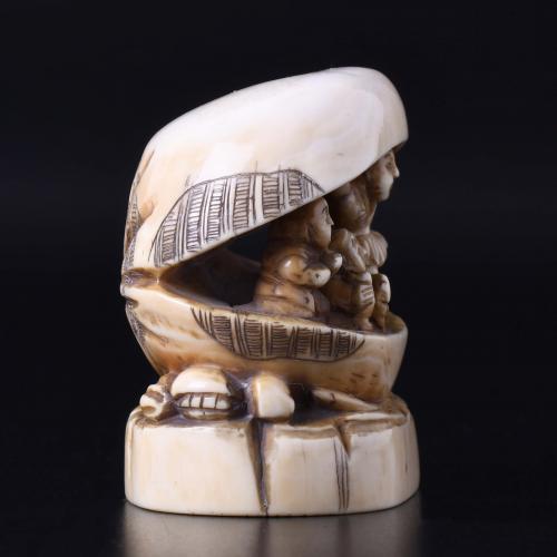 JAPANESE SCHOOL. MEIJI PERIOD, 19TH CENTURY. "CLAM WITH A T