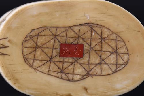 JAPANESE SCHOOL. MEIJI PERIOD, 19TH CENTURY. "CLAM WITH A T