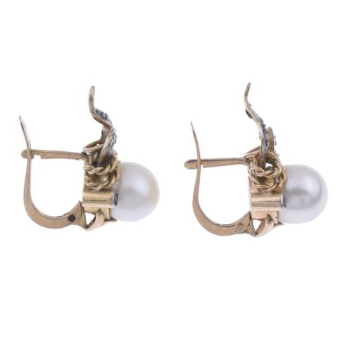YELLOW GOLD EARRINGS WITH PEARLS.