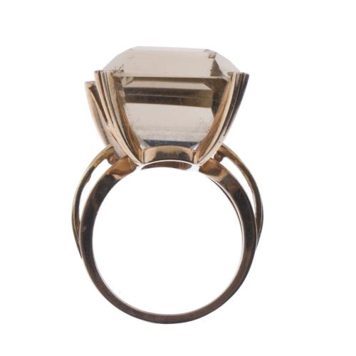 YELLOW GOLD RING WITH SMOKY QUARTZ.