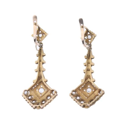 YELLOW GOLD LONG EARRINGS WITH DIAMONDS.