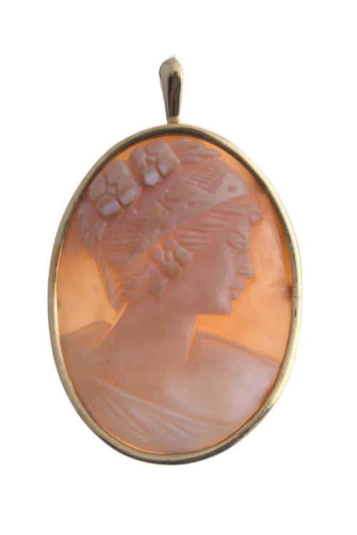 TWO CAMEO PENDANT BROOCHES.