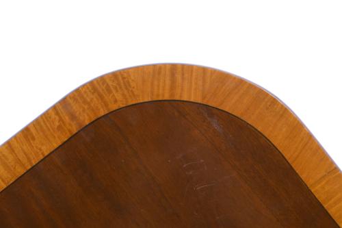 ENGLISH REGENCY STYLE DINING TABLE, MID 20TH CENTURY.