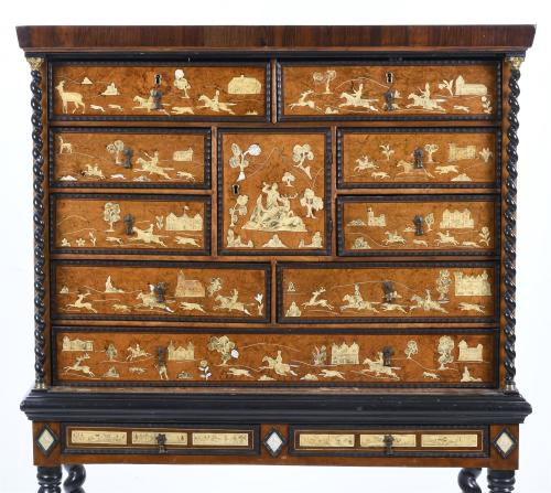 CONTINENTAL CABINET, LATE 19TH CENTURY, AFTER MODELS OF THE