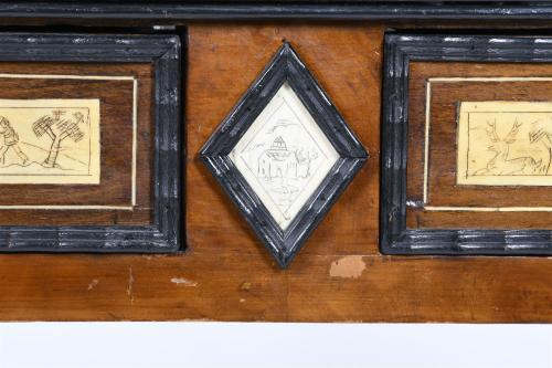 CONTINENTAL CABINET, LATE 19TH CENTURY, AFTER MODELS OF THE