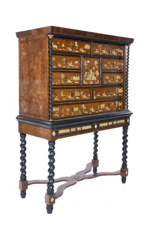 CONTINENTAL CABINET, LATE 19TH CENTURY, AFTER MODELS OF THE