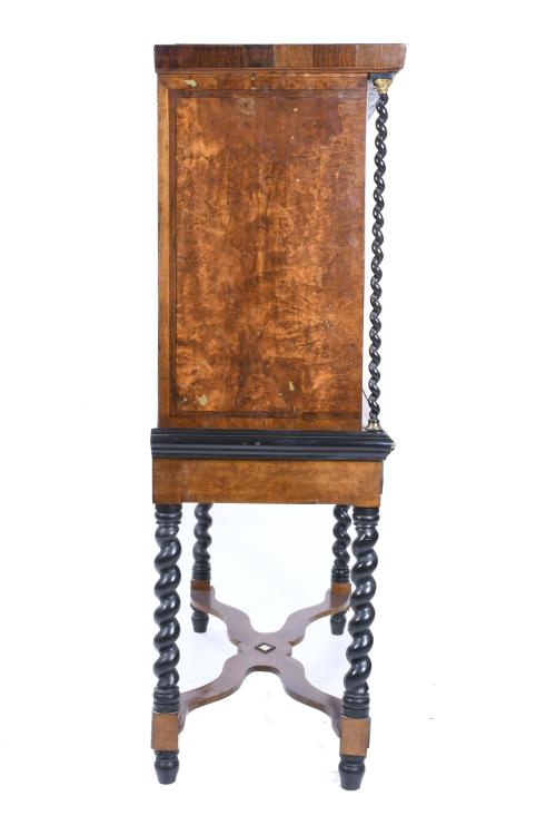 CONTINENTAL CABINET, LATE 19TH CENTURY, AFTER MODELS OF THE