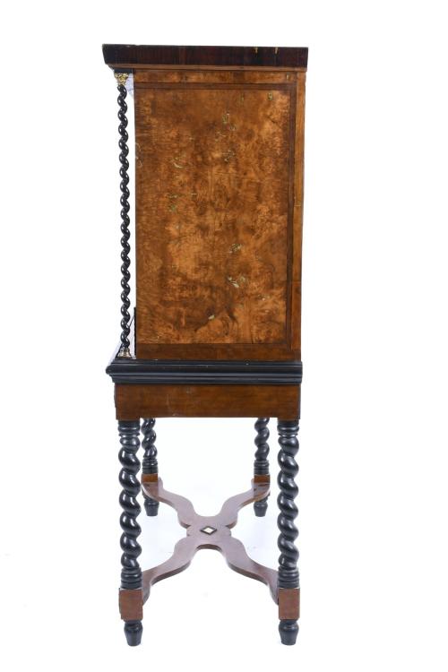 CONTINENTAL CABINET, LATE 19TH CENTURY, AFTER MODELS OF THE