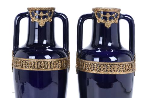PAIR OF FRENCH SÈVRES STYLE VASES, CIRCA 1900.