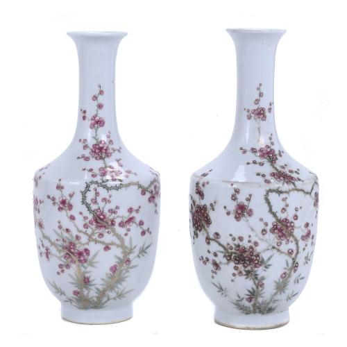 PAIR OF CHINESE VASES, 1920-1940.
