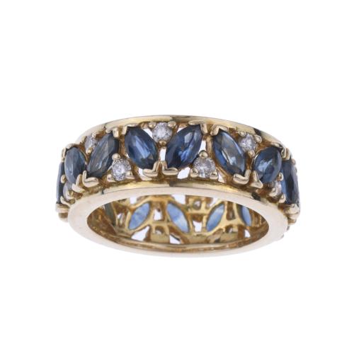 RING IN YELLOW GOLD WITH DIAMONDS AND SAPPHIRES.