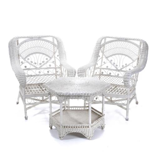 SET OF TWO OUTDOOR ARMCHAIRS AND TABLE, CIRCA 1930-1940.