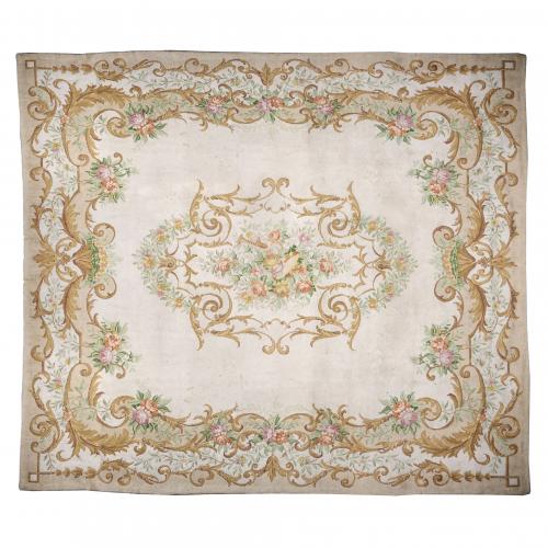 LARGE SPANISH CARPET, ROYAL TAPESTRY FACTORY STYLE, FIRST HALF OF THE 20TH CENTURY.