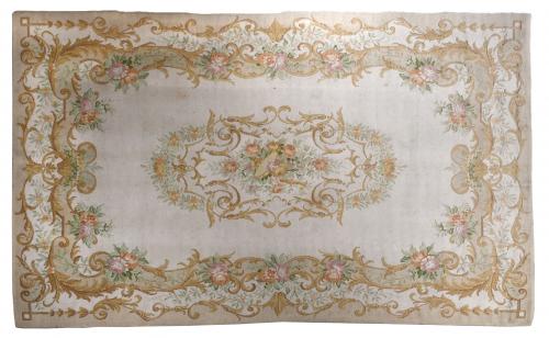 LARGE SPANISH CARPET, ROYAL TAPESTRY FACTORY STYLE, FIRST HALF OF THE 20TH CENTURY.