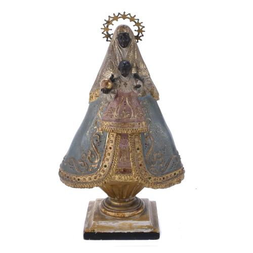 19TH CENTURY SPANISH SCHOOL MADONNA AND CHILD.