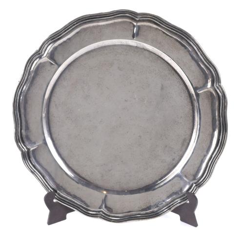 PERUVIAN PLATTER AND FOUR ROUND TRAYS IN SILVER, SECOND HAL