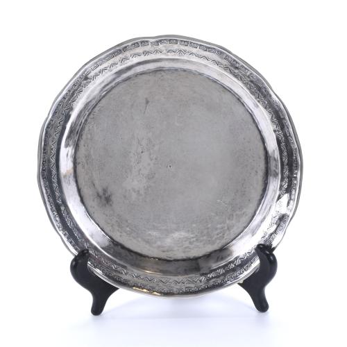 PERUVIAN PLATTER AND FOUR ROUND TRAYS IN SILVER, SECOND HAL