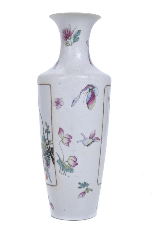 CHINESE VASE, 20TH CENTURY.