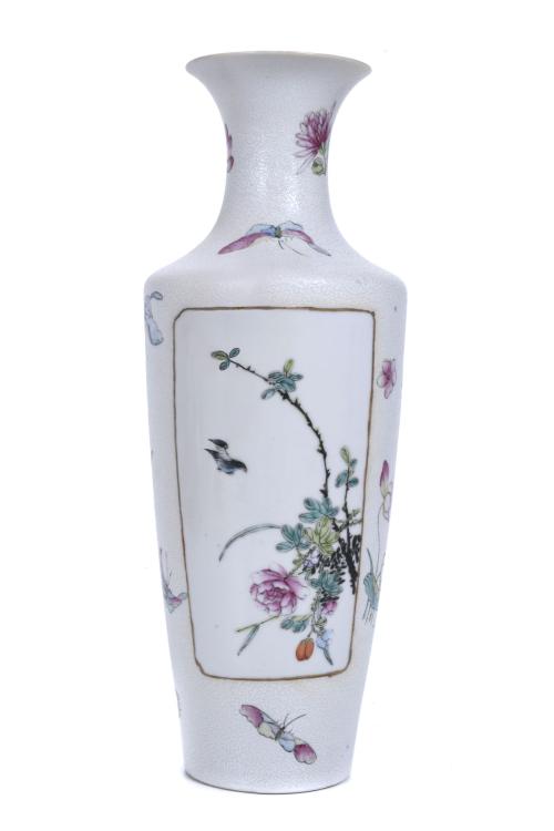 CHINESE VASE, 20TH CENTURY.