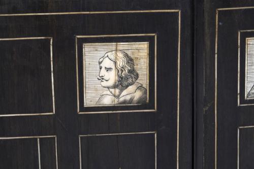 FLORENTINE CHEST, SECOND HALF OF THE 19TH CENTURY.