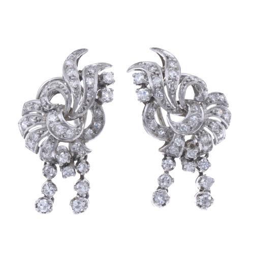 PLATINUM AND DIAMONDS EARRINGS.