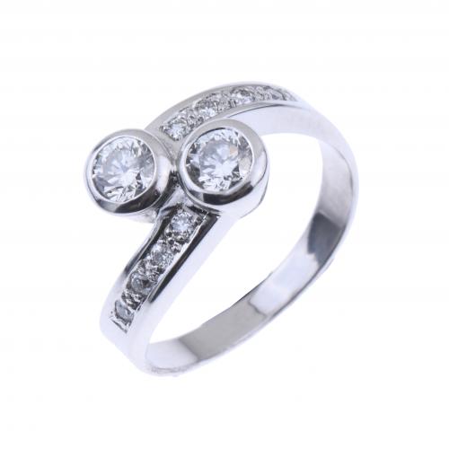GOLD AND DIAMONDS RING.