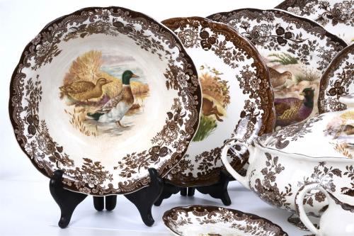 ENGLISH TABLEWARE "THE ROYAL WORCESTER GROUP PALISSY GAMES 