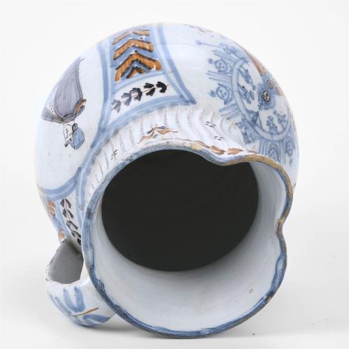 BALL JUG FROM TALAVERA DE LA REINA, 19TH CENTURY.