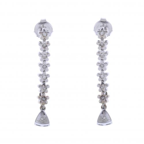 PENDIENTES LARGOS EN ORO BLANCO Y DIAMANTES.