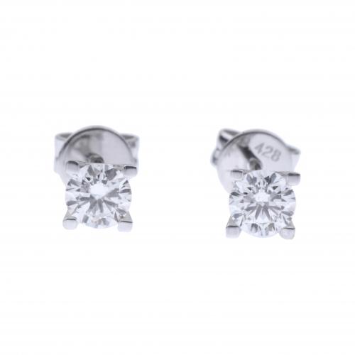 PENDIENTES EN ORO BLANCO CON DIAMANTE.