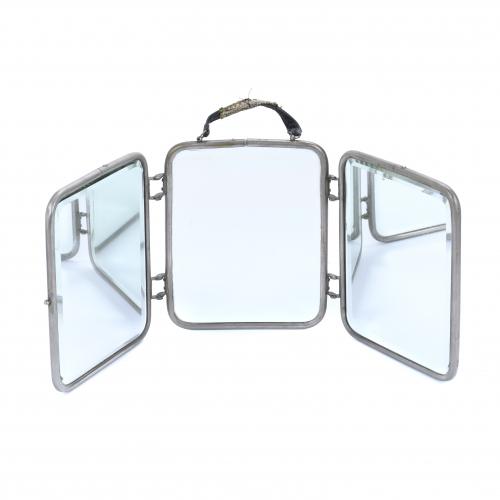 THREE-PART MIRROR, FIRST HALF 20TH CENTURY.