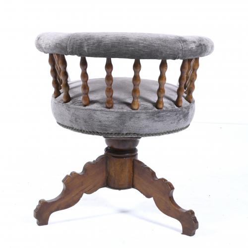 SWIVEL OFFICE CHAIR, EARLY 20TH CENTURY.