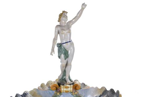ITALIAN LARGE CENTREPIECE OR TABLE PLATTER, 19TH CENTURY.